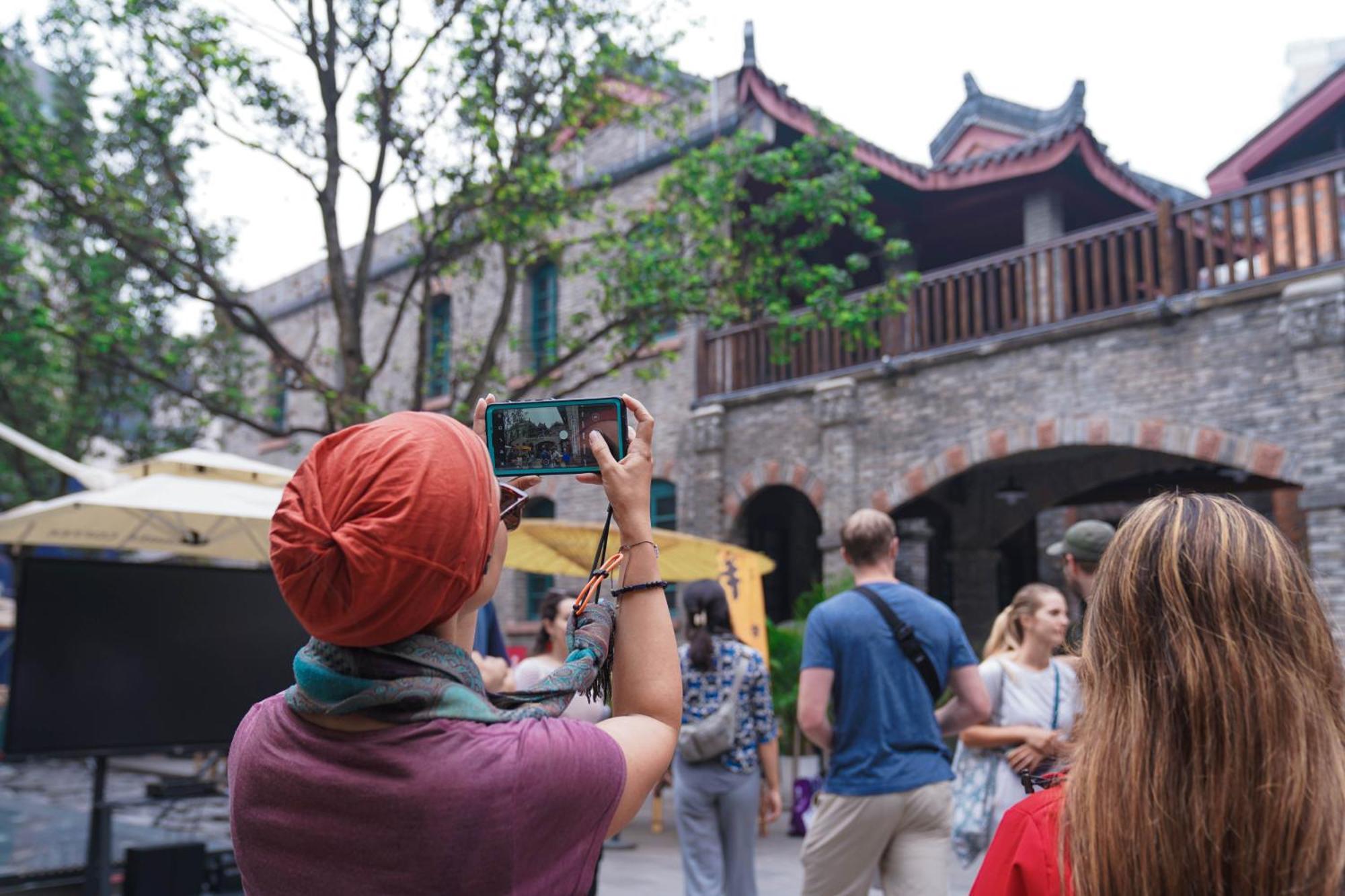 Chengdu Mix Hostel Courtyard Poshpacker Ngoại thất bức ảnh